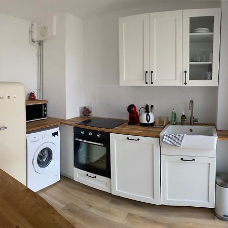 Centre ville, terrasse 20m2, plancha et vue mer Hyères Extérieur photo