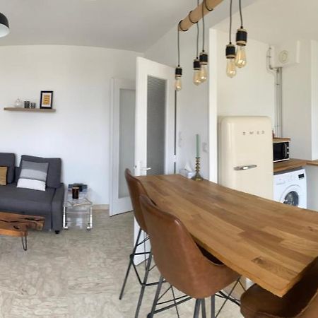 Centre ville, terrasse 20m2, plancha et vue mer Hyères Extérieur photo