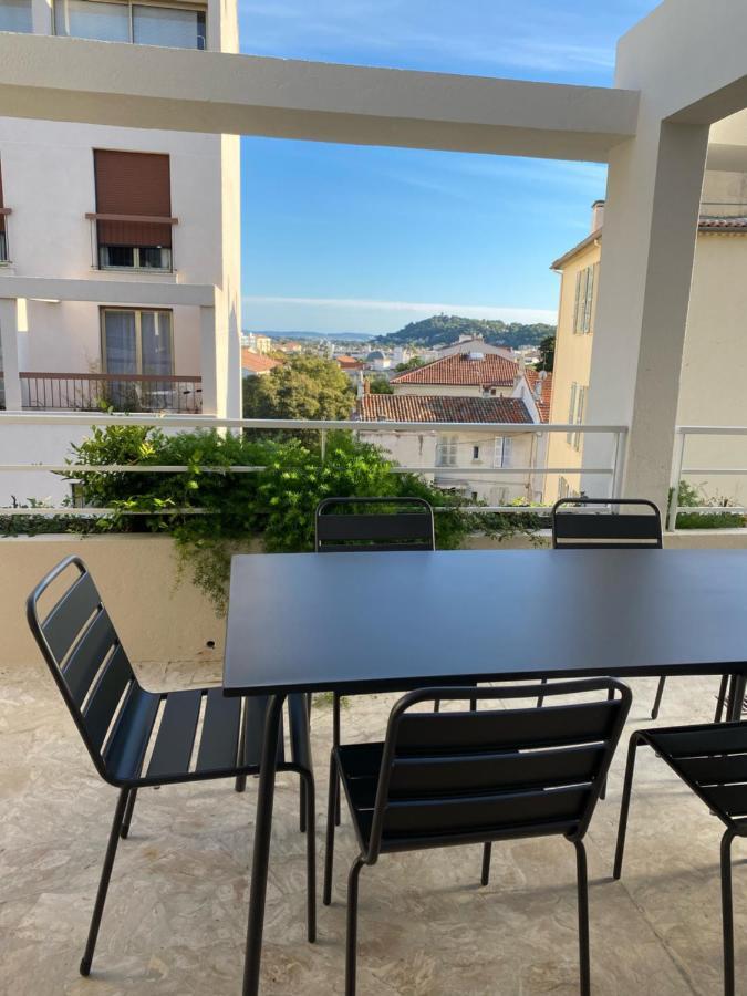 Centre ville, terrasse 20m2, plancha et vue mer Hyères Extérieur photo