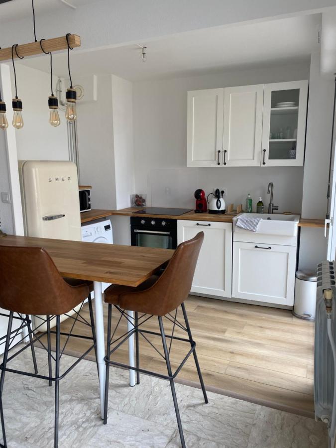 Centre ville, terrasse 20m2, plancha et vue mer Hyères Extérieur photo